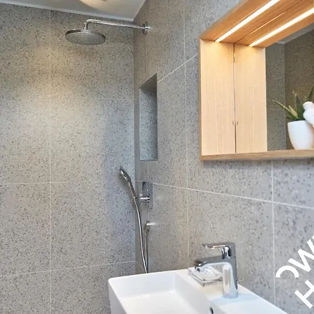 City Garden Liv'inn - Owl House Aparthotel *